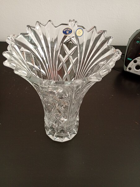 Vaza de cristal Bohemian+ cutia originala